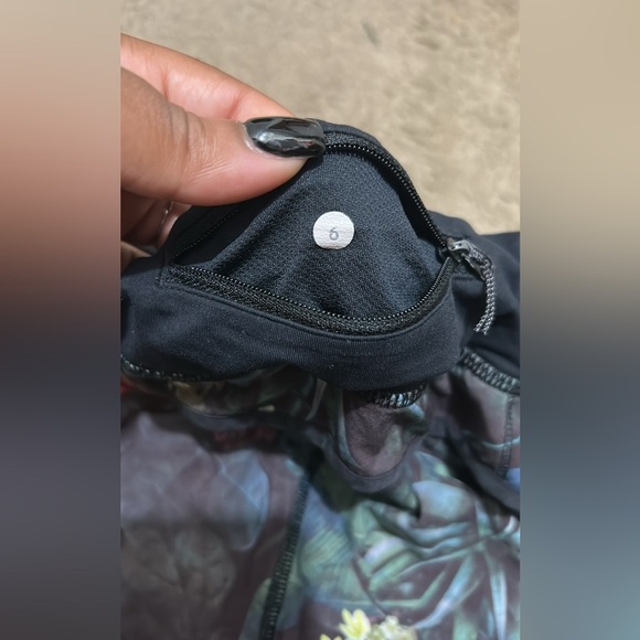 Lululemon Athletica Black Floral Athletic Shorts - Picture 4 of 4